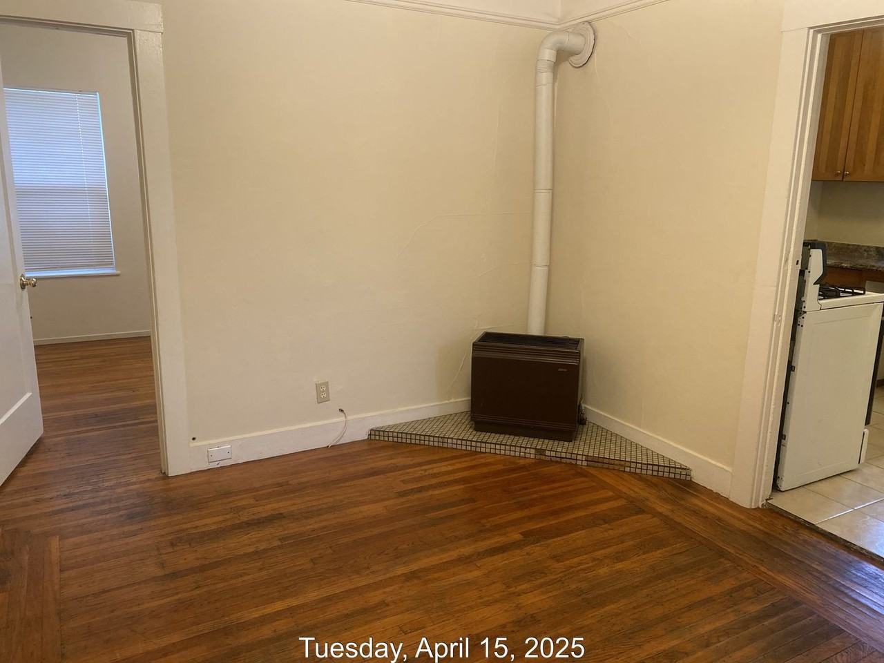 437 Douglas St - Photo 2 of 11