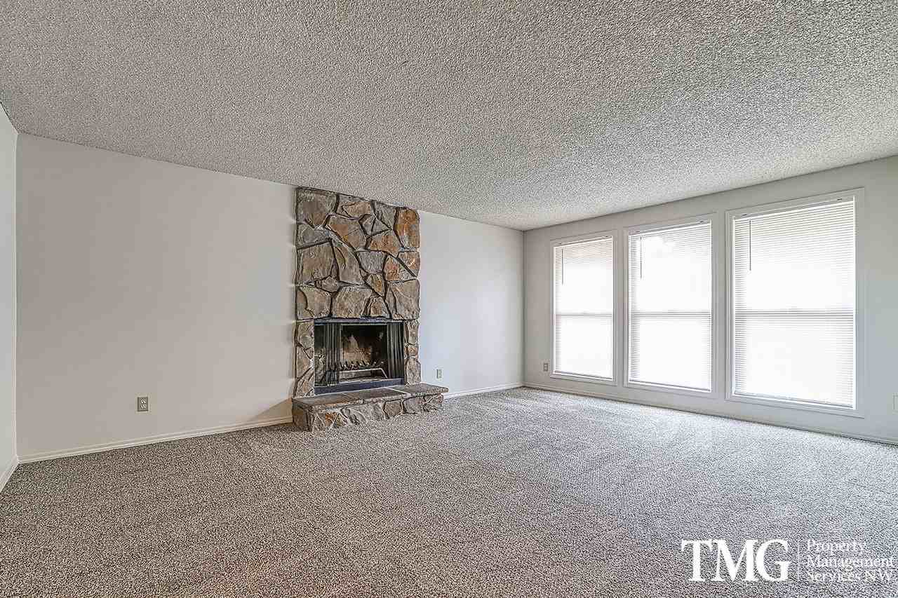 807 Se 141st Ave - Photo 4 of 31
