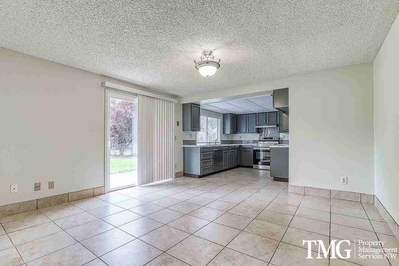 807 Se 141st Ave - Photo 6 of 31