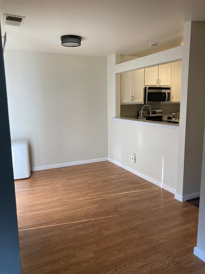 901 Russell Ave #206 - Photo 4 of 11