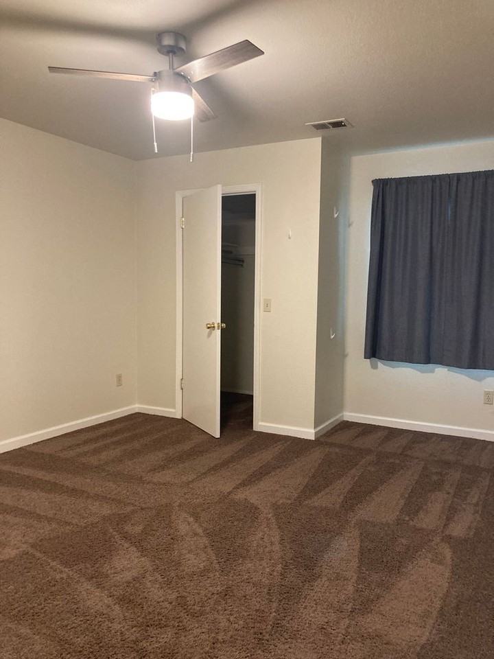 901 Russell Ave #206 - Photo 5 of 11