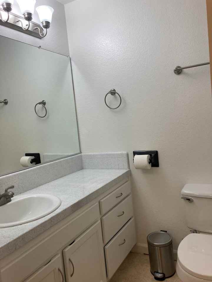 901 Russell Ave #206 - Photo 6 of 11