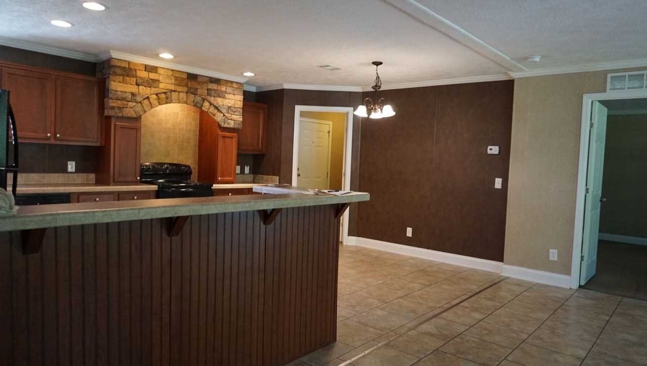 3876 Rowell Rd - Photo 6 of 40