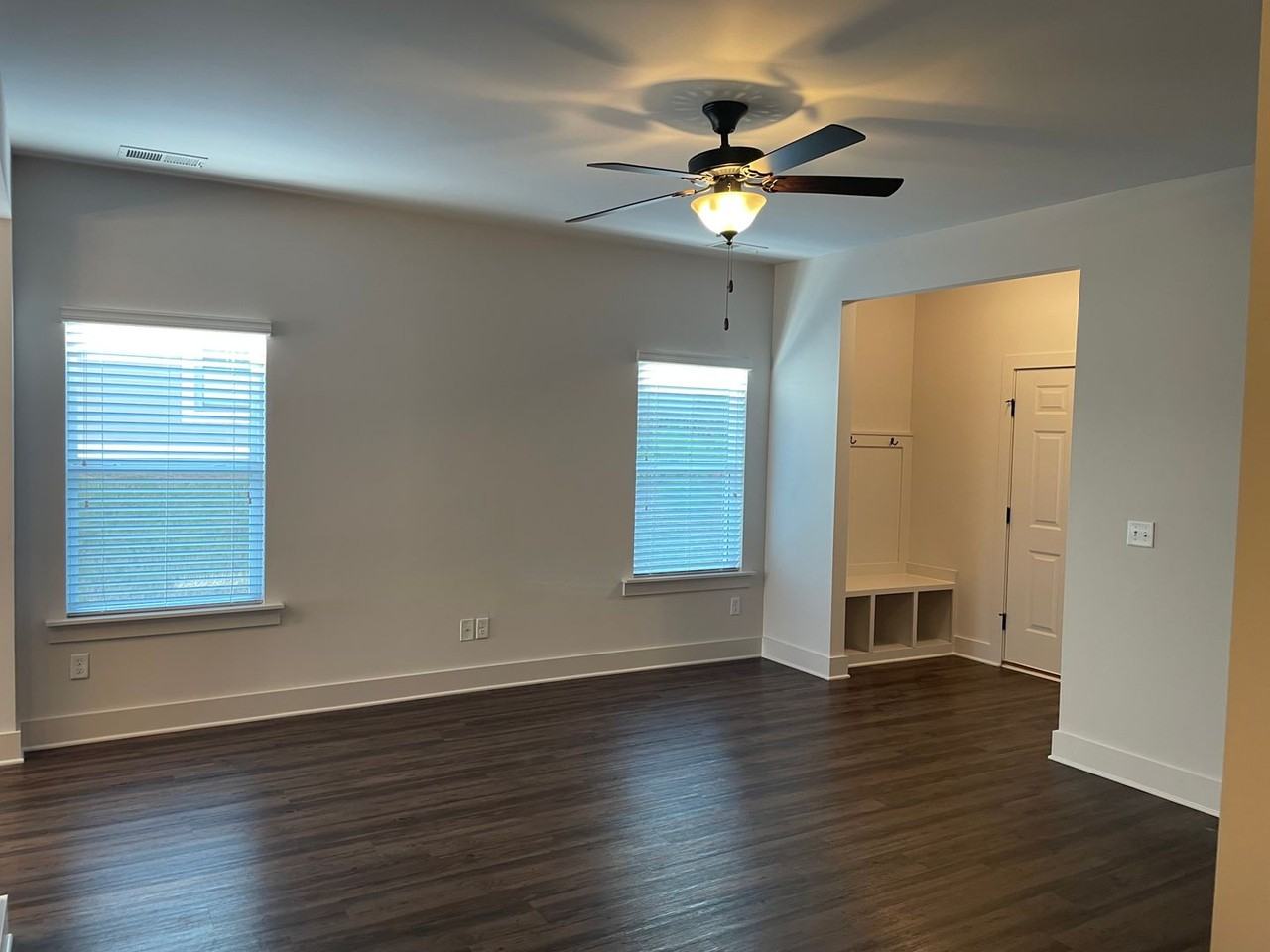 4021 Valley Mnr - Photo 5 of 32