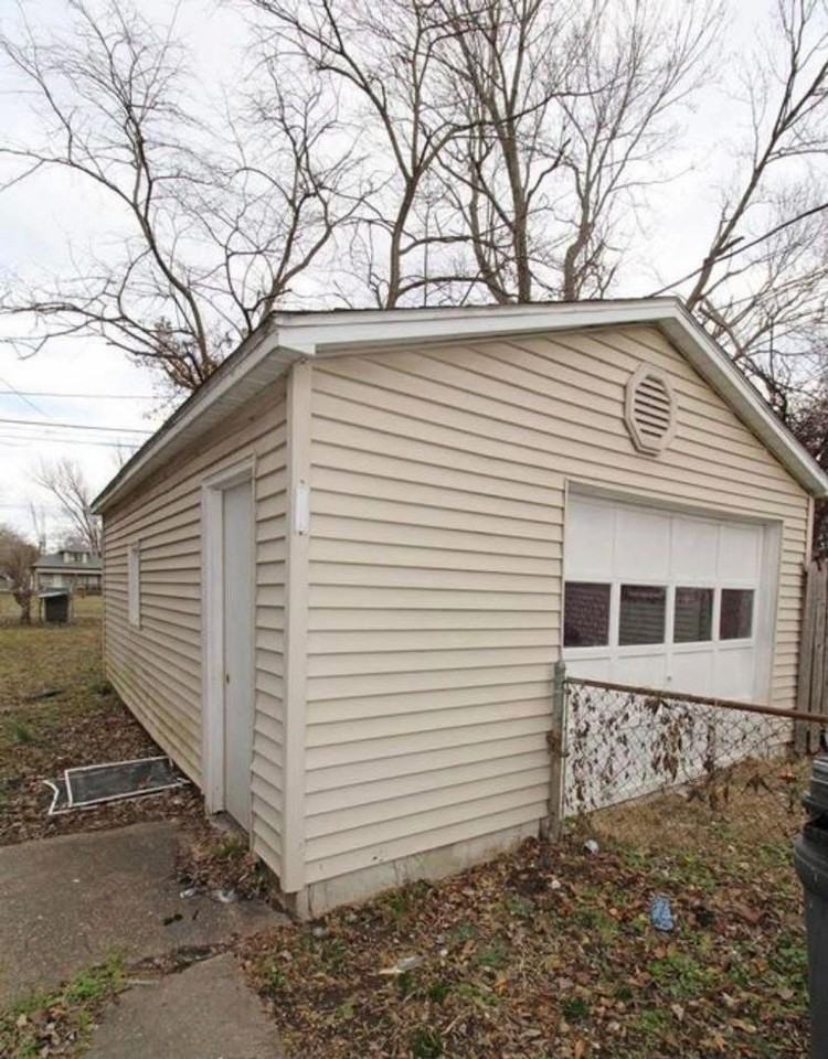 730 Ridgeway Ave - Photo 3 of 12
