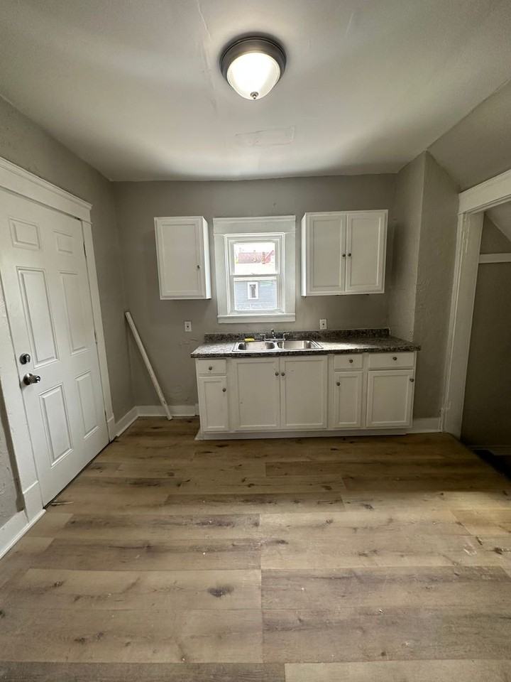 635 E 93rd St - Photo 5 of 10