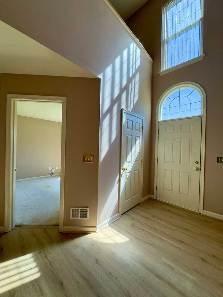 682 Seawave Ct - Photo 2 of 25