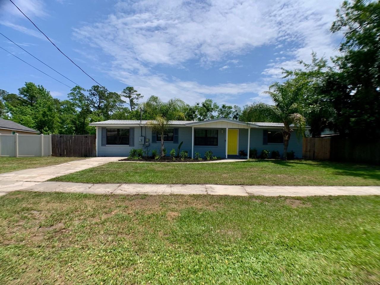 435 Sigsbee Rd - Photo 2 of 37