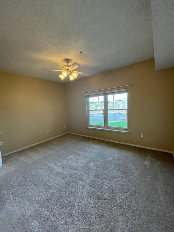 2010 Shamrock Dr - Photo 7 of 10