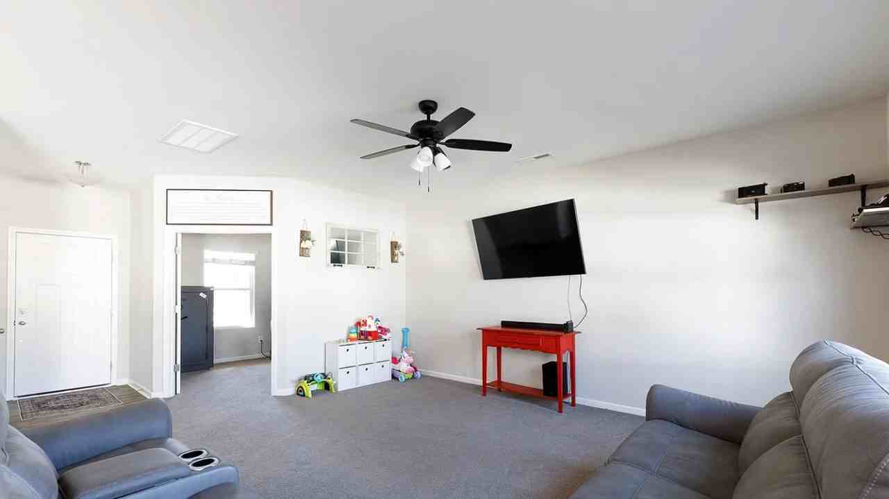 446 Brannon Meadows Dr - Photo 3 of 16