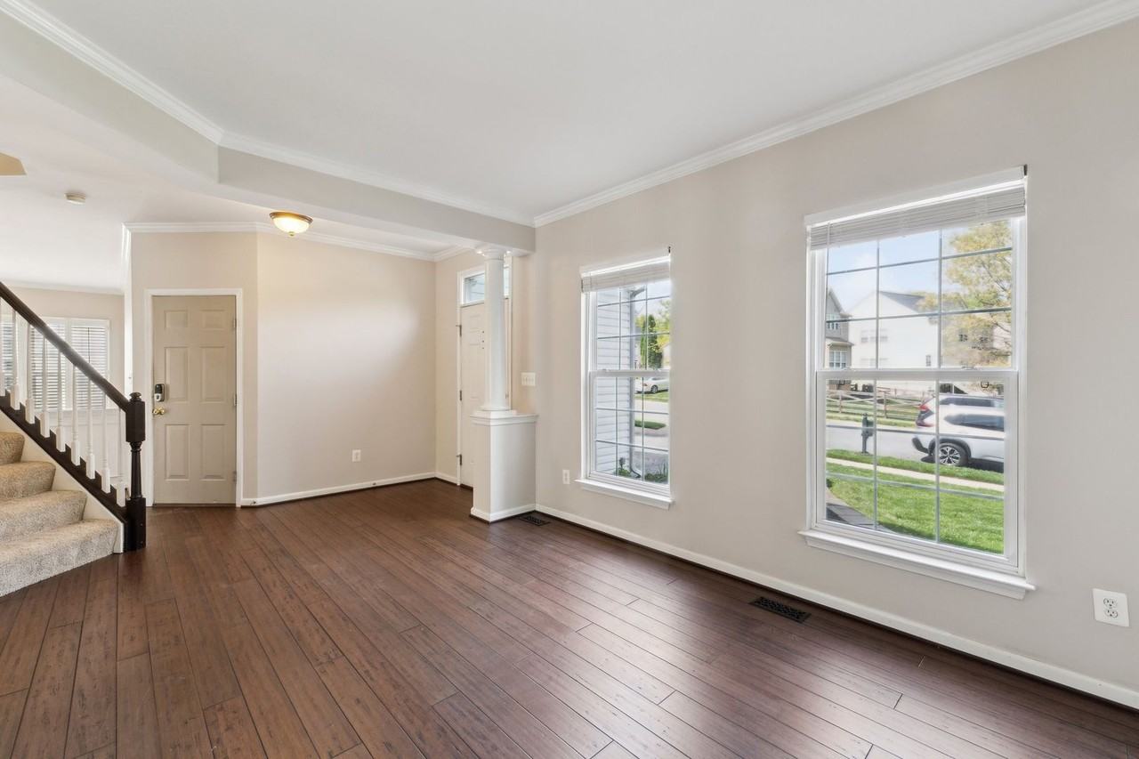 10117 Banchory Pl - Photo 3 of 31