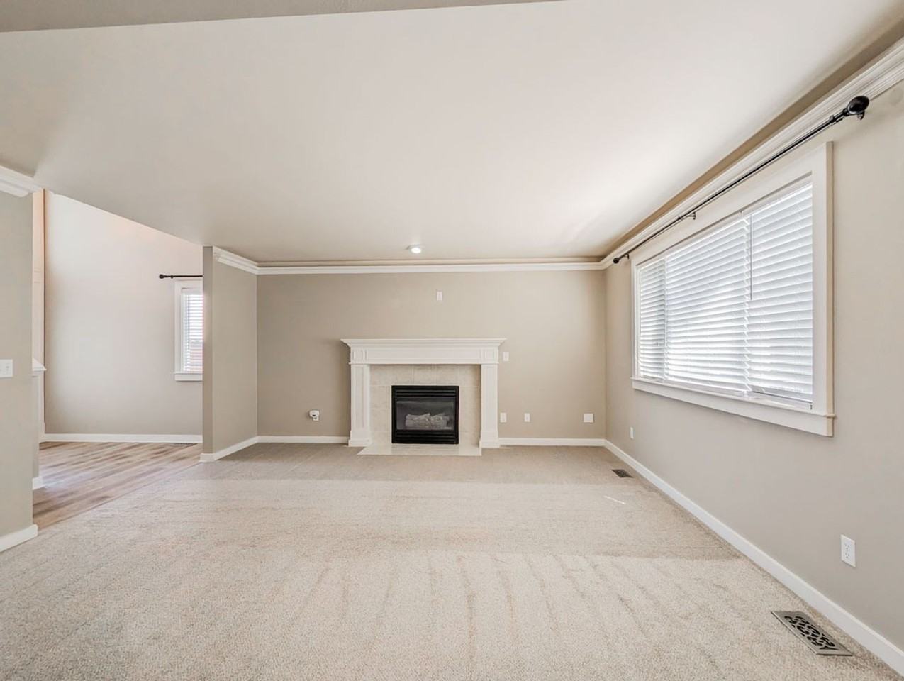 907 123rd Ave Ne - Photo 5 of 14