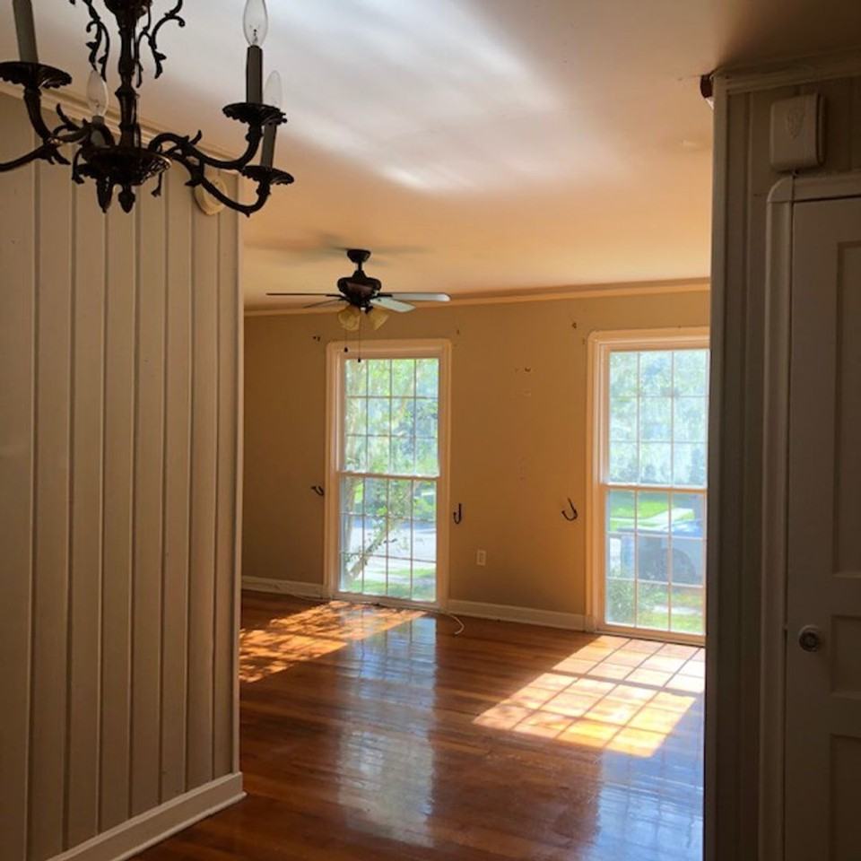 2525 Olive St - Photo 6 of 12