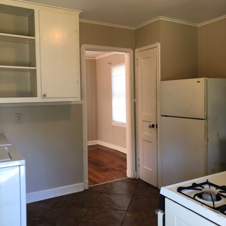2525 Olive St - Photo 7 of 12