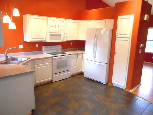 1308 Monarch Ct - Photo 4 of 30