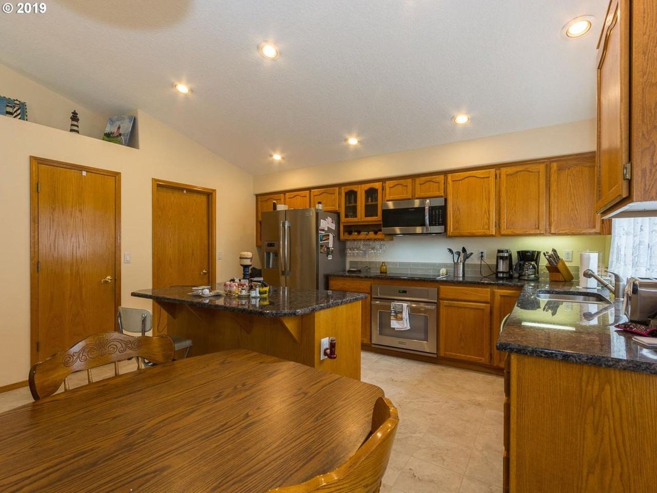 3120 Sw 31st St - Photo 6 of 23