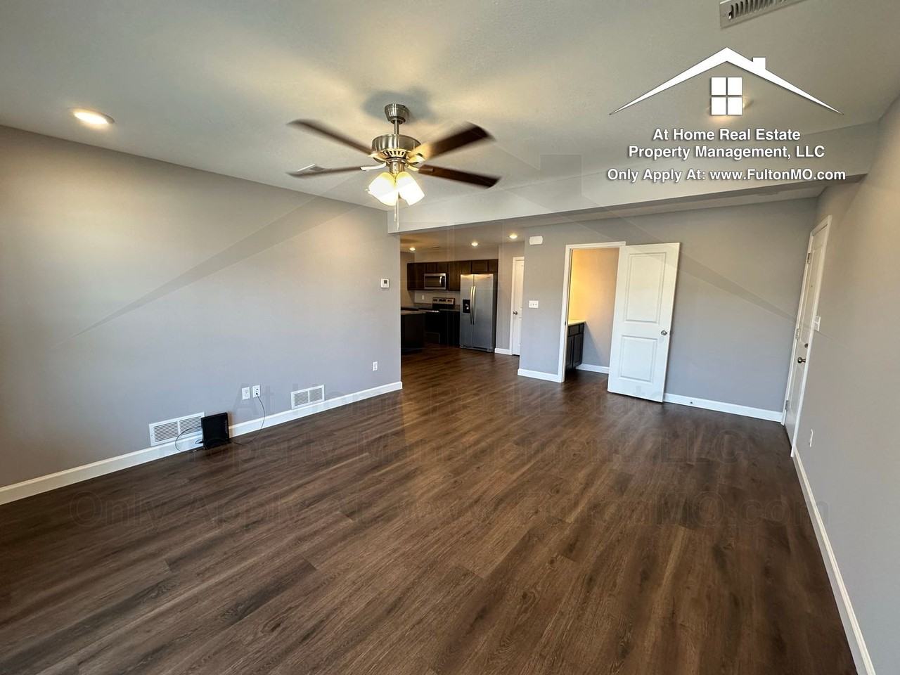 2620 N Bluff St - Photo 3 of 21