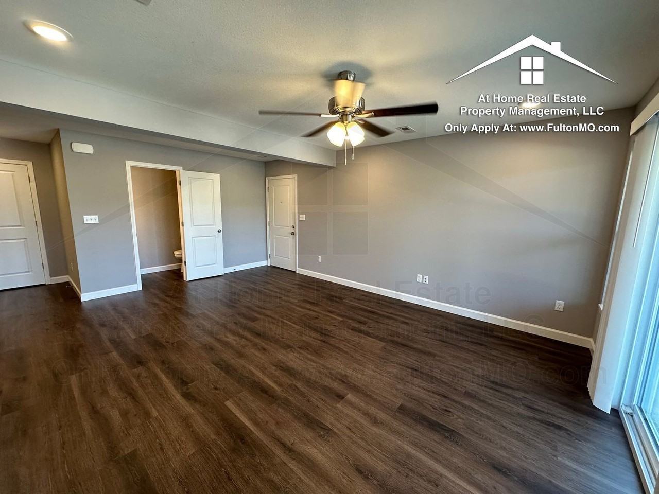2620 N Bluff St - Photo 4 of 21
