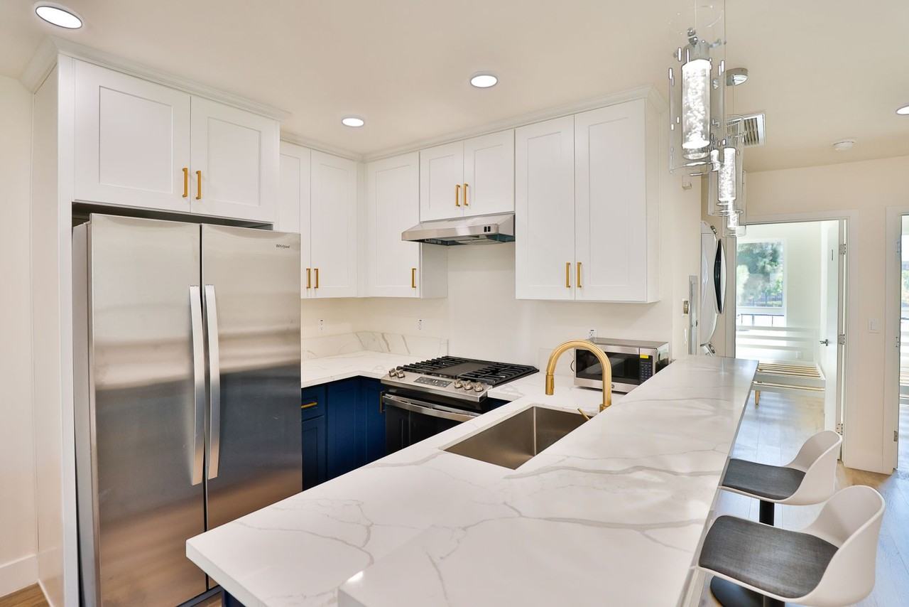 Sagittarius Apartments - Photo 4 of 44