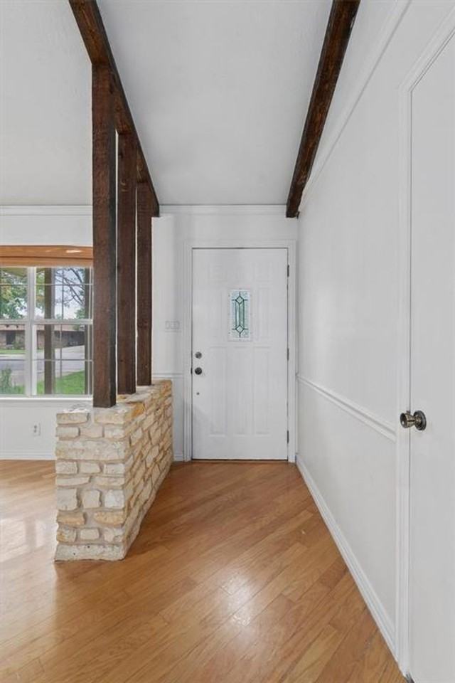 600 Dove Creek Dr - Photo 3 of 20