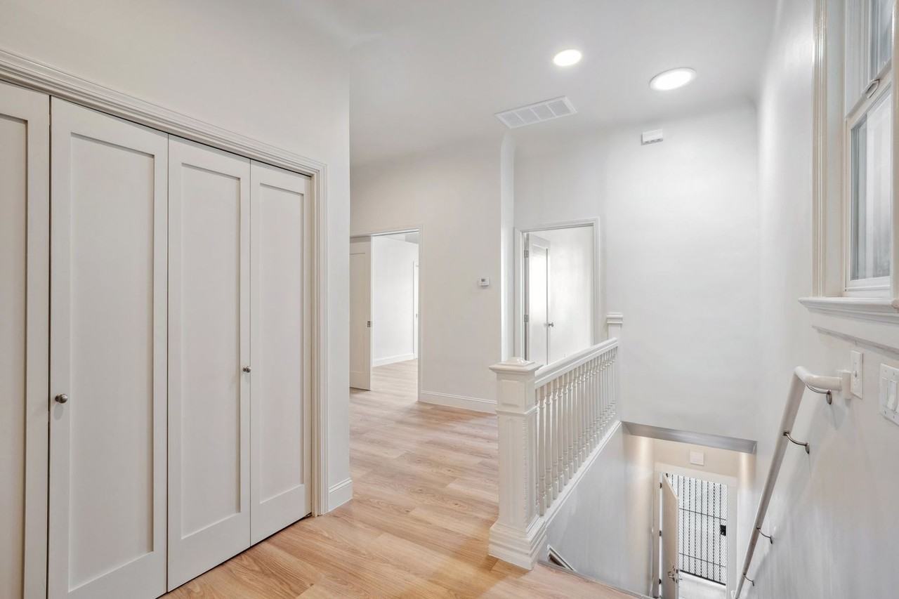 530 Castro St - Photo 2 of 39