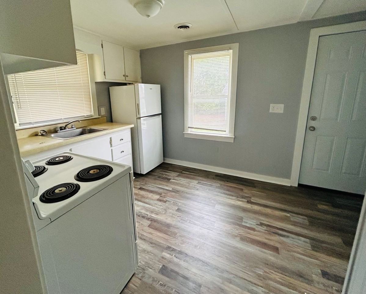 72 1/2 Schonhardt St - Photo 2 of 6