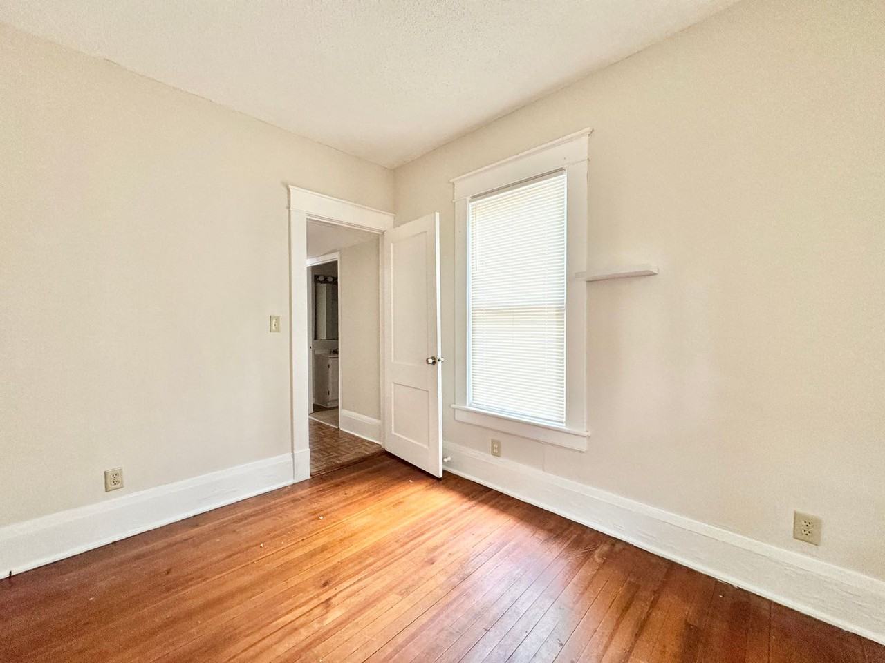 912 Union St - Photo 3 of 13