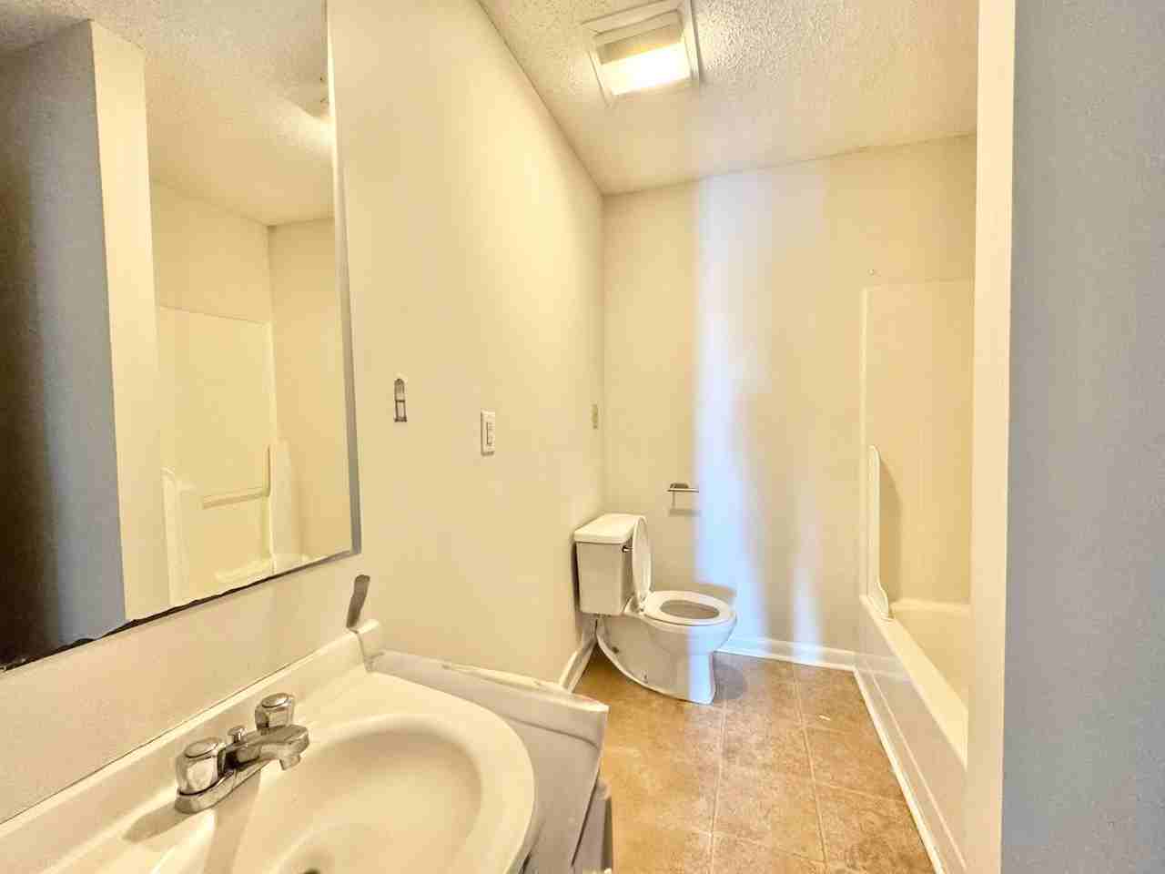 912 Union St - Photo 6 of 13