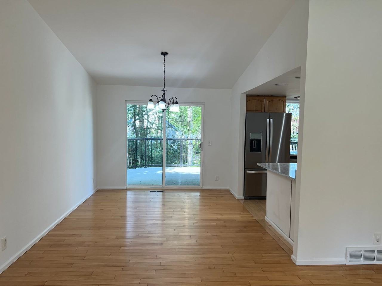 3524 170th Ave Ne - Photo 5 of 35