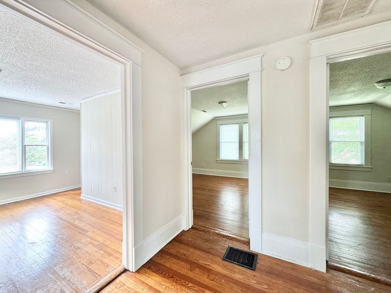 912 Union St - Photo 7 of 13