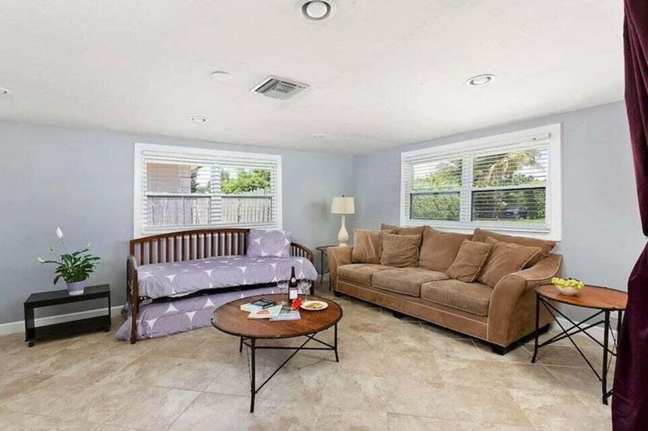 272 Nw 45th St - Photo 3 of 16