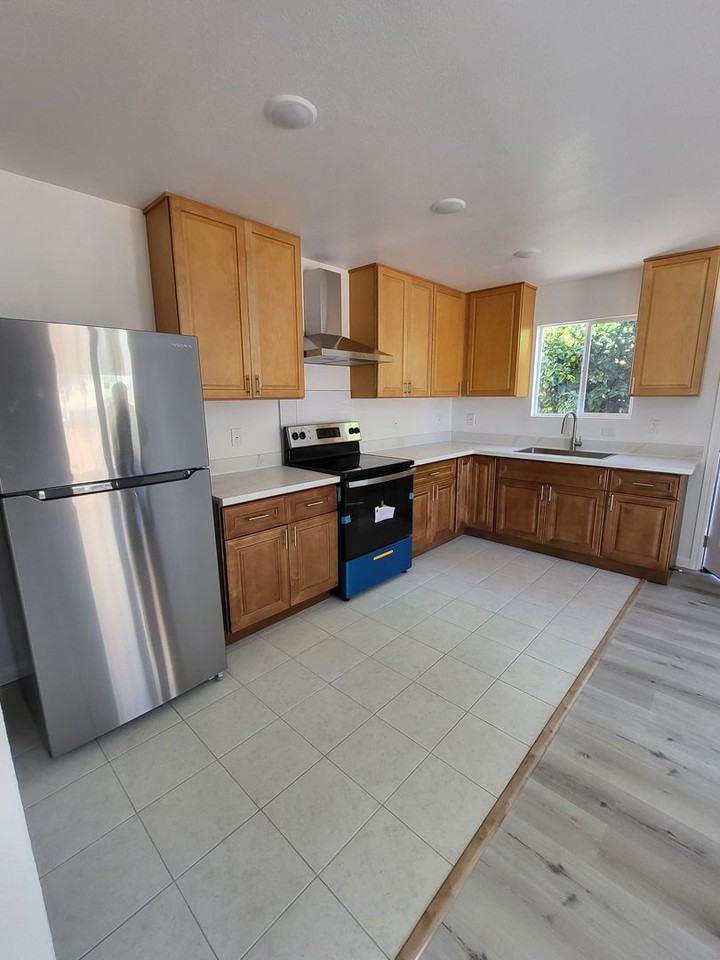 2811 Tulare Ave - Photo 3 of 6