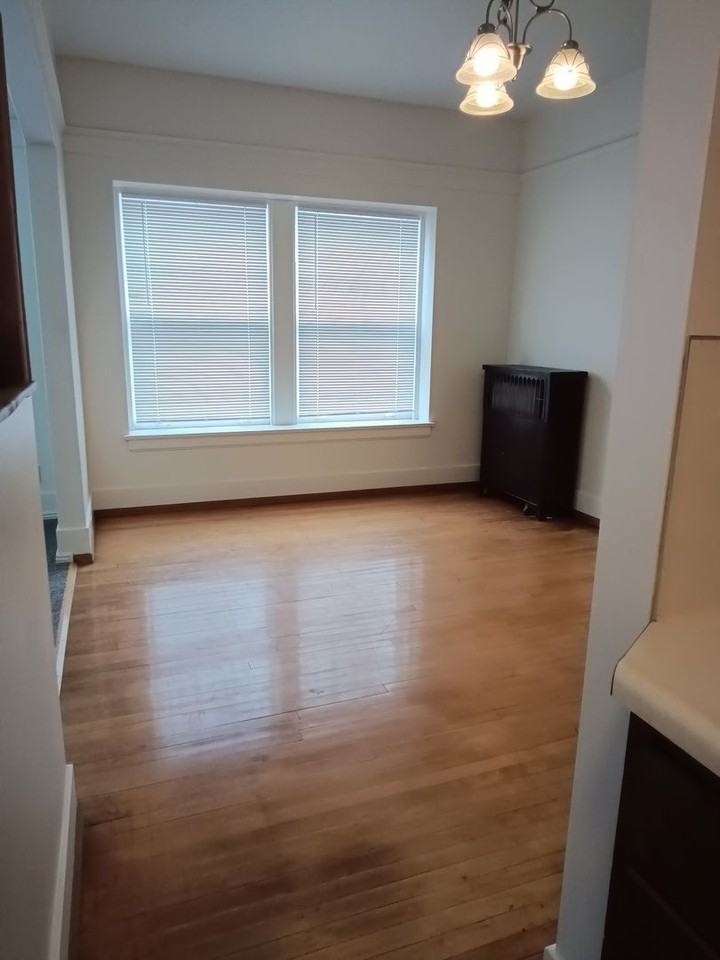 Blackstone Apartments - Photo 7 of 17