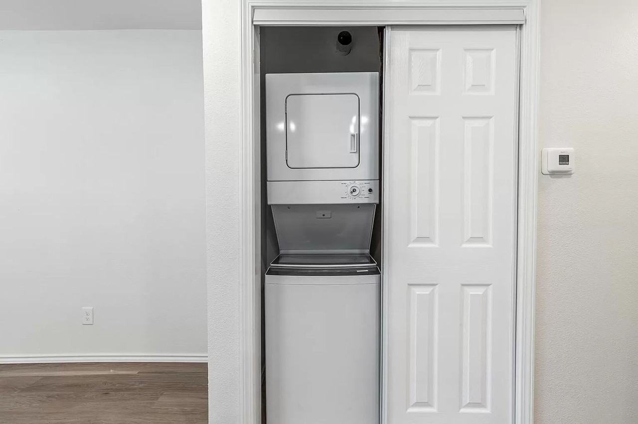 Cross Circle Duplexes - Photo 7 of 14