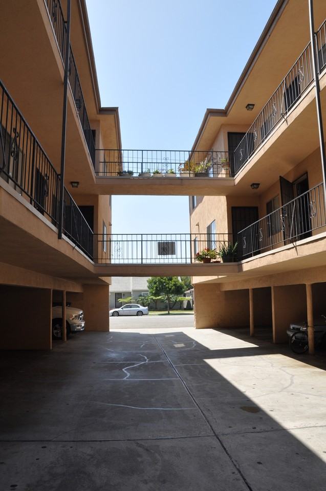 Pinnacle Rosewood, LLC - Photo 5 of 37