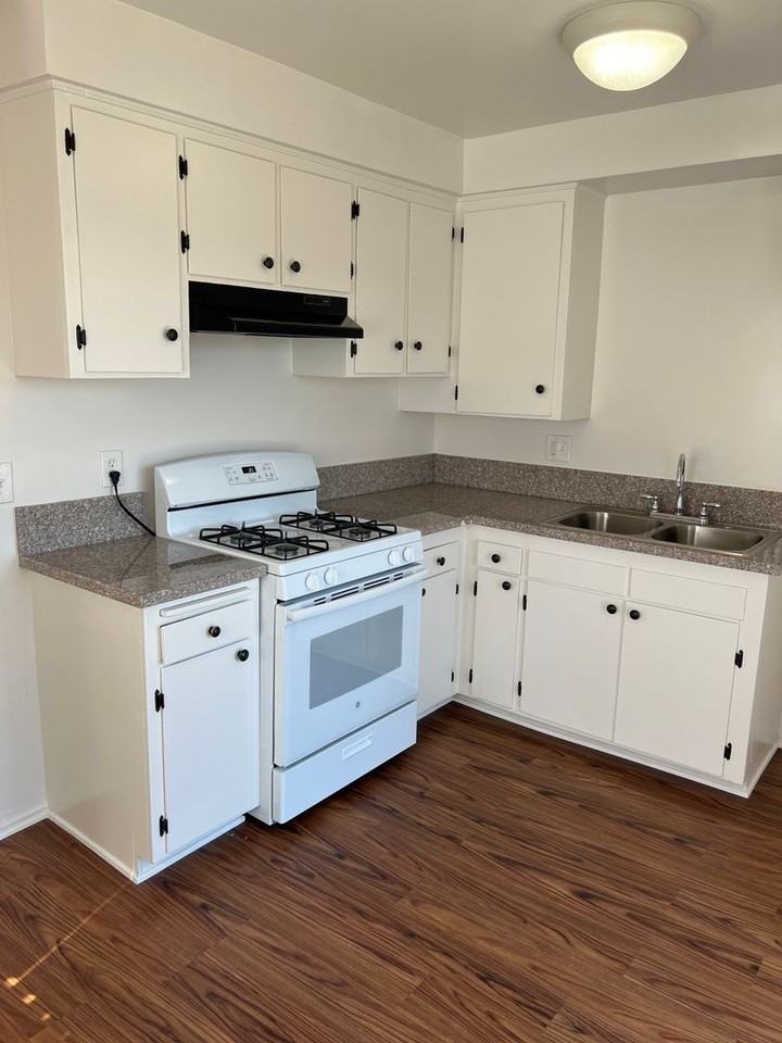 Pinnacle Rosewood, LLC - Photo 6 of 37