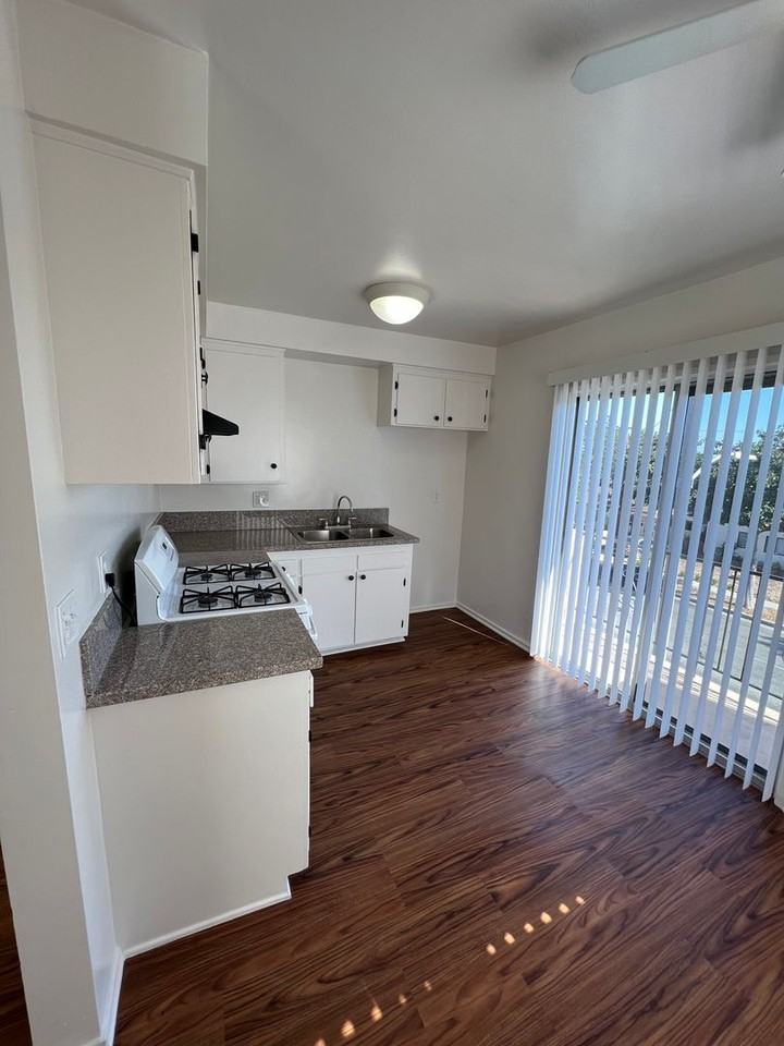 Pinnacle Rosewood, LLC - Photo 7 of 37