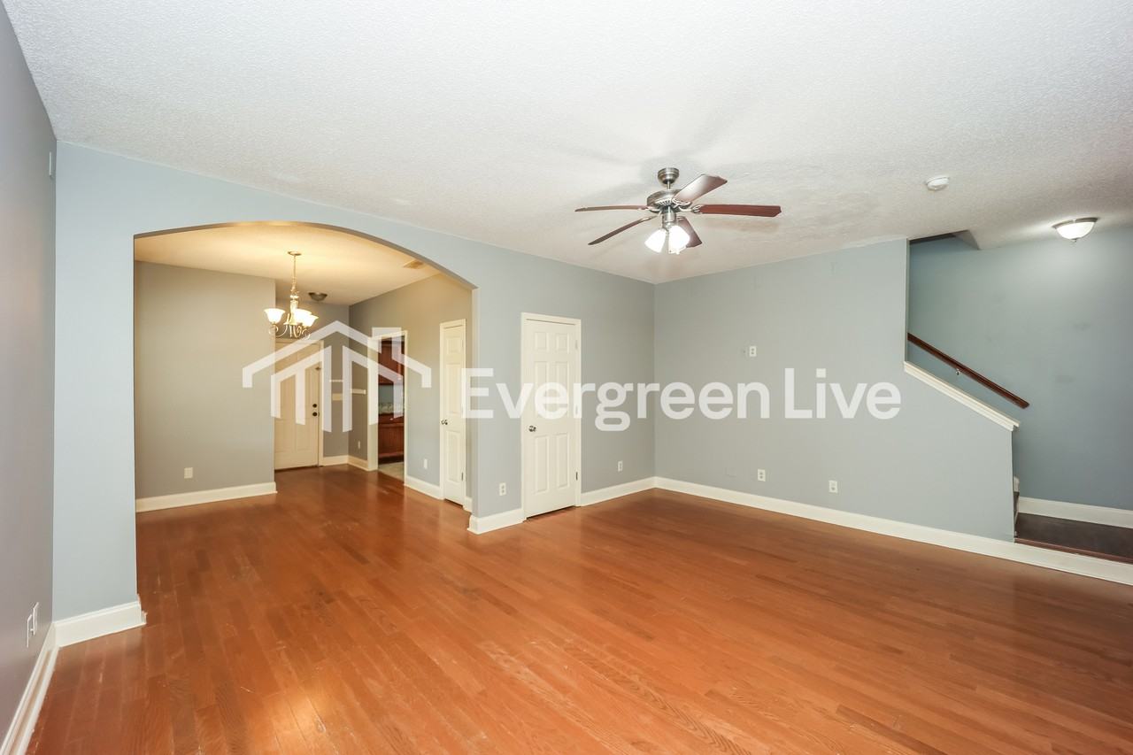 195 Preserve Dr - Photo 5 of 15