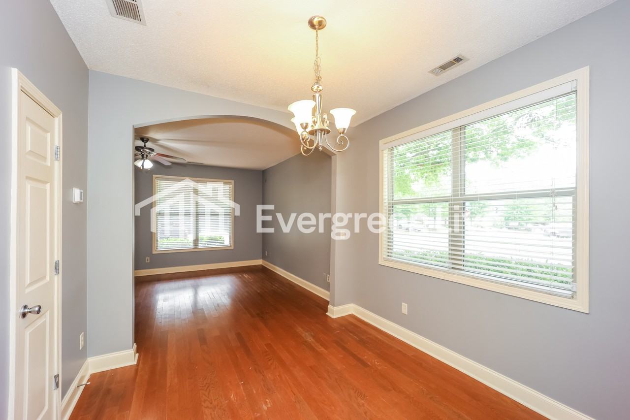 195 Preserve Dr - Photo 6 of 15