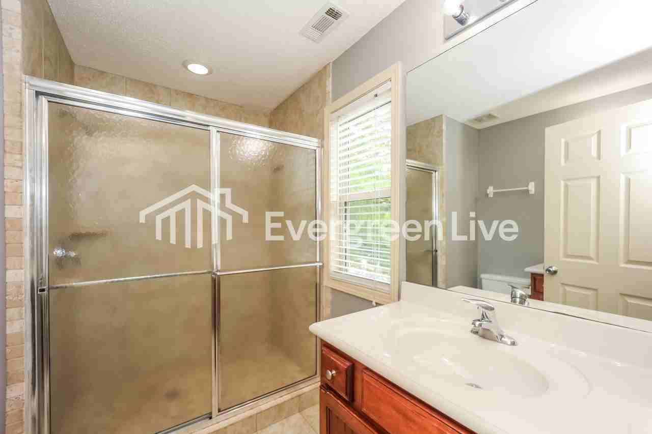 195 Preserve Dr - Photo 4 of 15