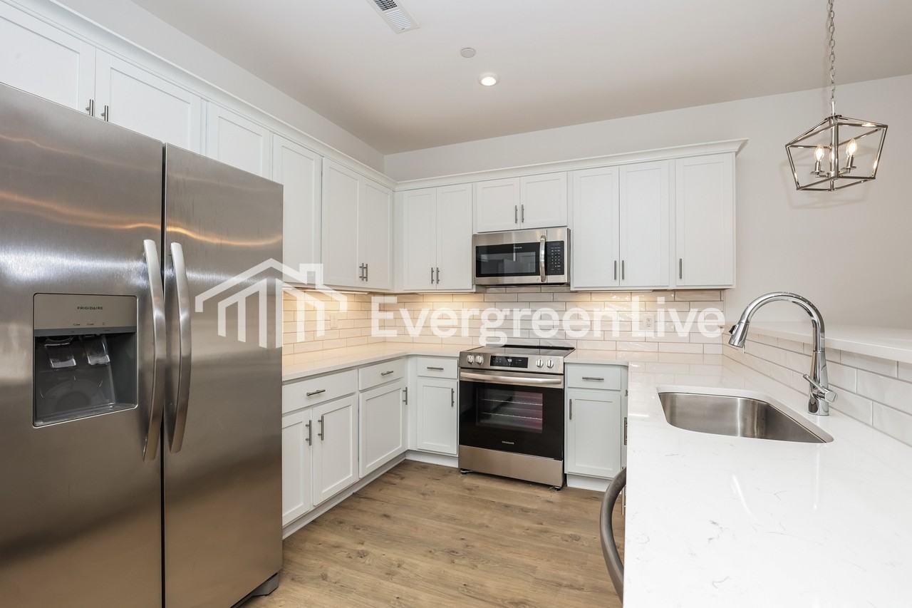 123 Leggo Ave - Photo 7 of 15