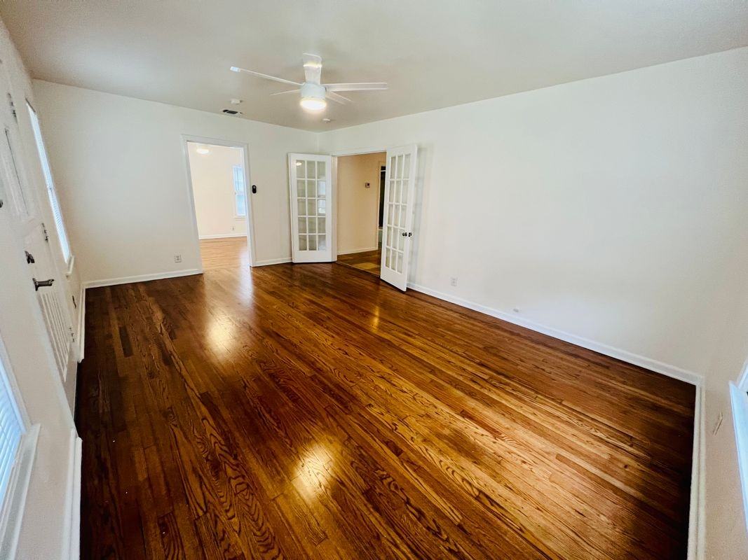 1554 W Lullwood Ave - Photo 2 of 25