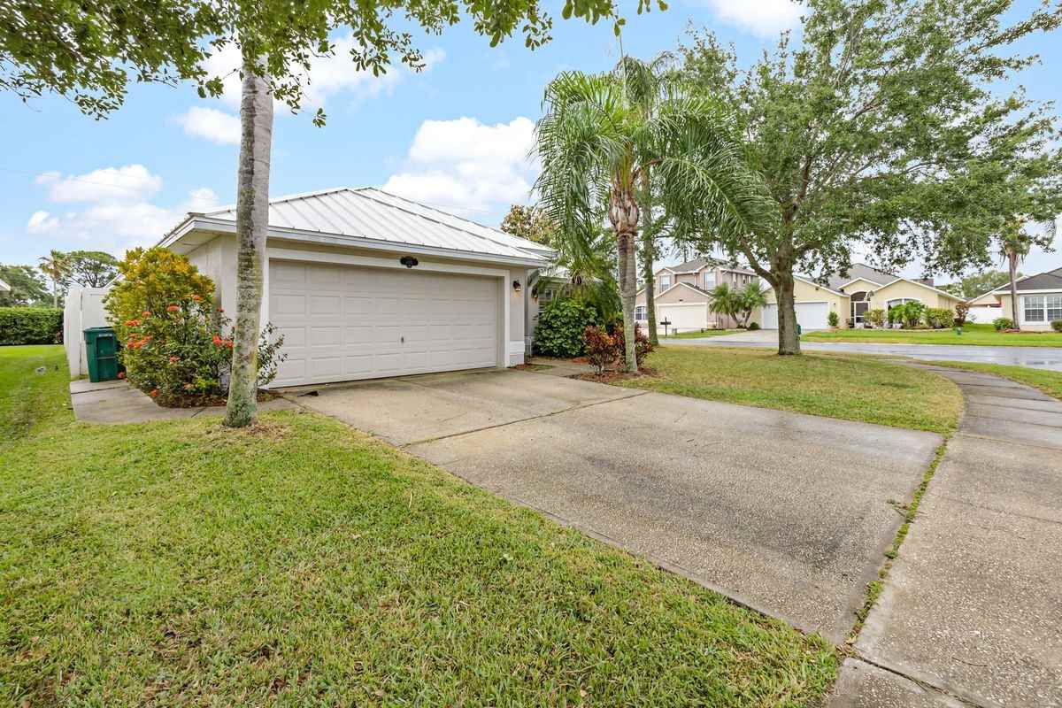 1391 Olde Bailey Ln - Photo 3 of 34