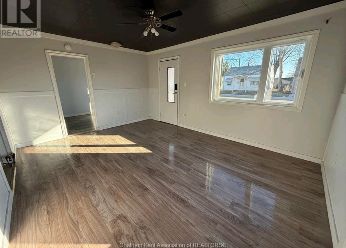 16 McNaughton Avenue - Photo 4 of 9