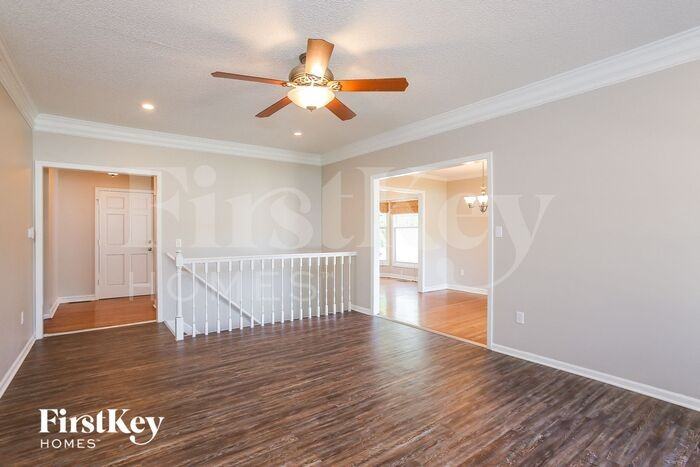 3709 Ne Chapel Dr - Photo 3 of 15