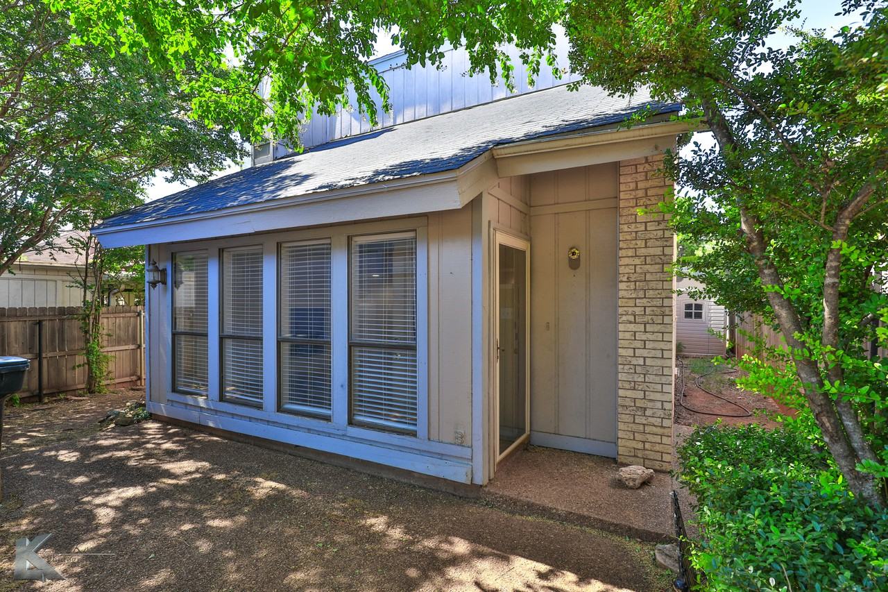 29 Harbour Town St #NA - Photo 2 of 37
