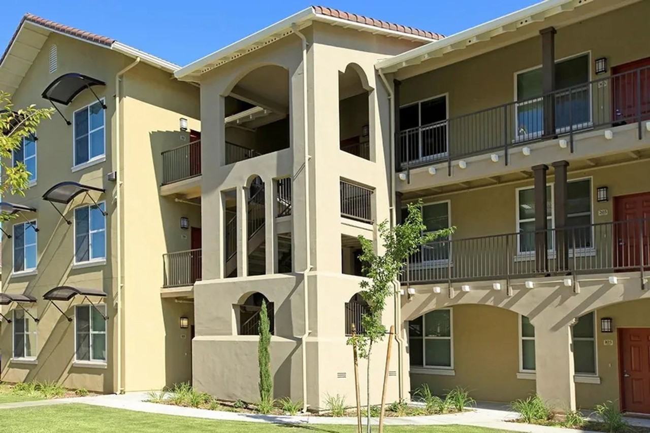 Parc Grove Commons - Photo 4 of 50