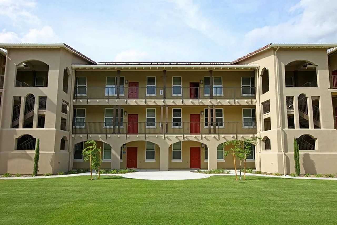 Parc Grove Commons - Photo 6 of 50