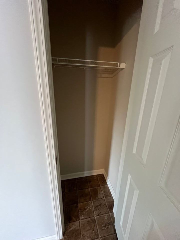355 Upper Stone Ave - Photo 2 of 15