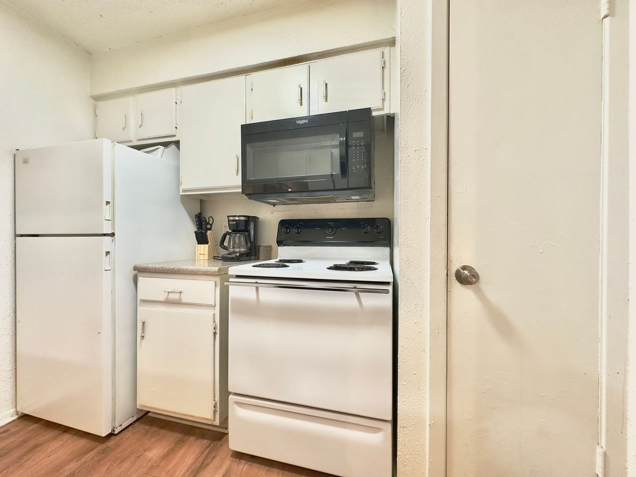 Marian Condos - Photo 2 of 50